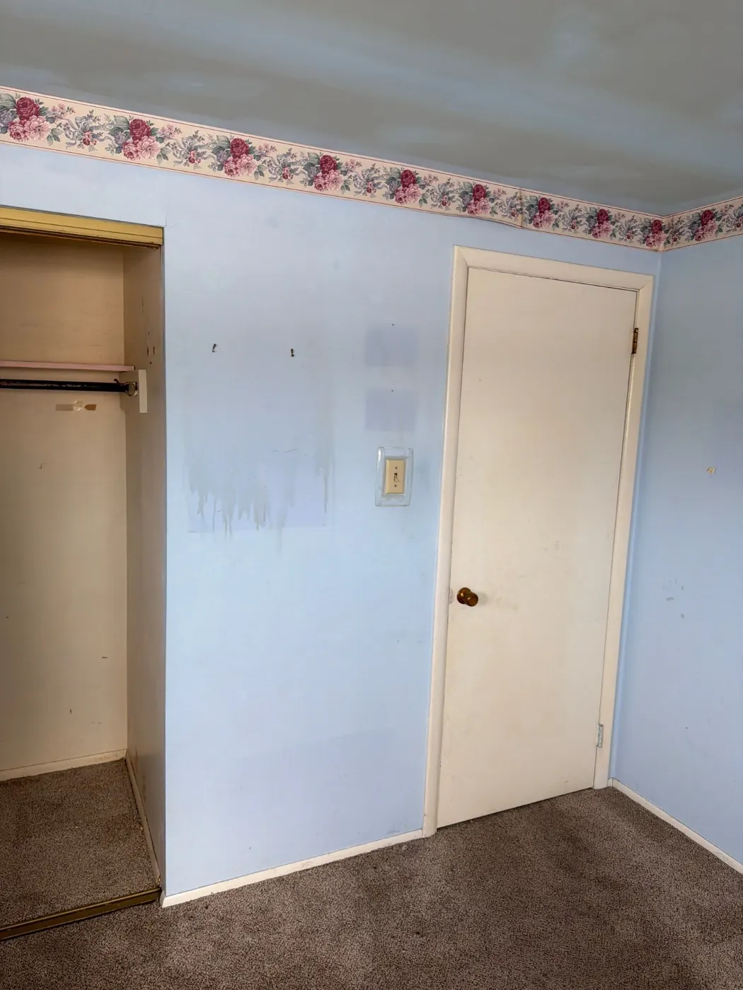 Thermal imaging during water damage assessment in Maple Knoll residence
