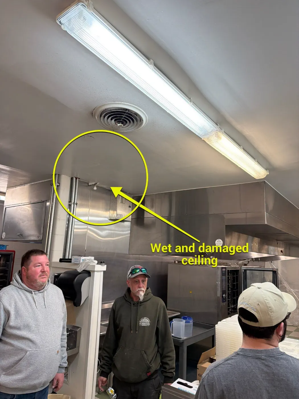 Commercial water mitigation in Maple Knoll, Indiana